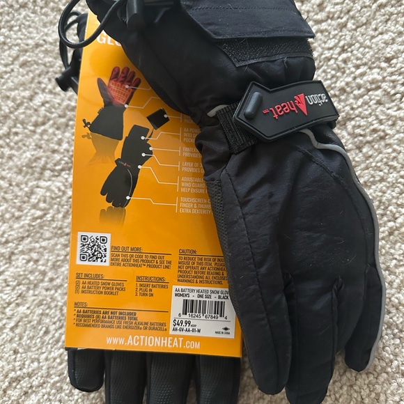 Black Heated Snow Gloves - Picture 2 of 2